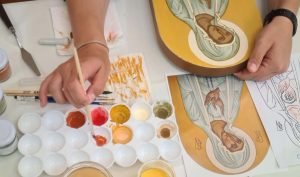 Aprende a pintar iconos en Valencia 2021